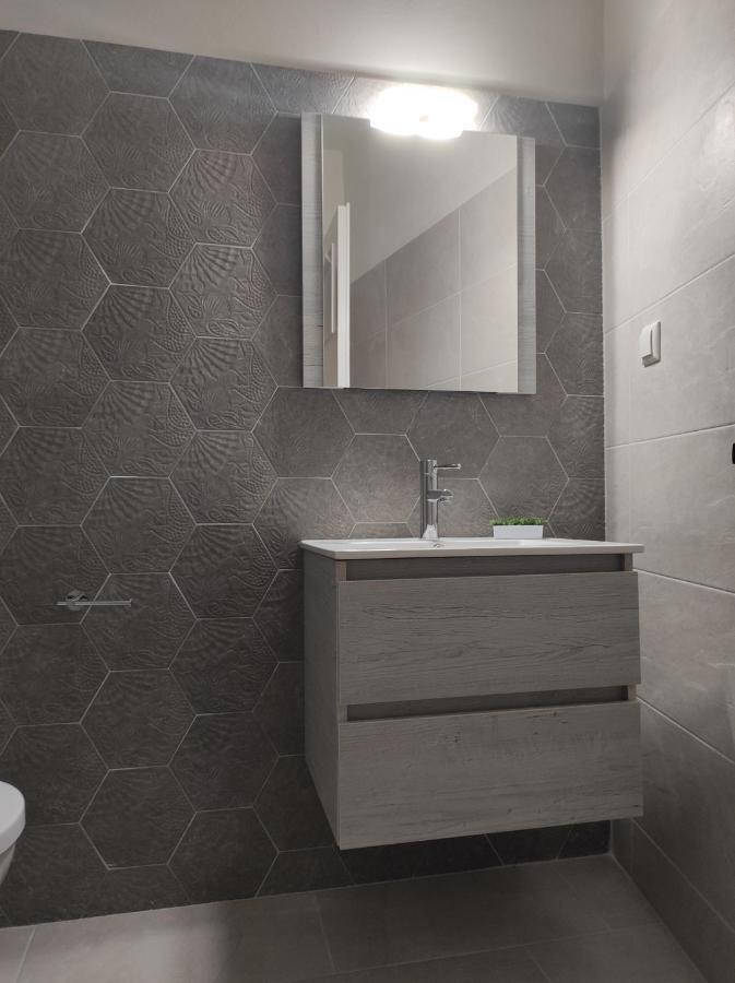 Aurora Nest Apartment Гайос Екстериор снимка