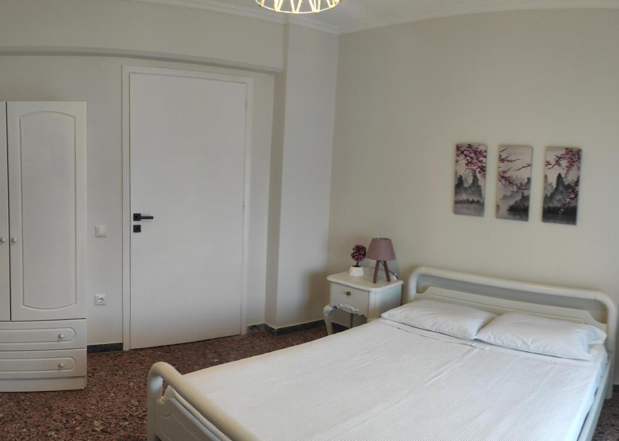 Aurora Nest Apartment Гайос Екстериор снимка